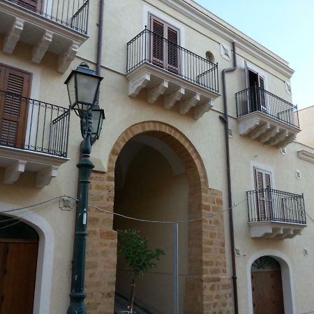 B&B Del Corso Самбука-ди-Сицилия Экстерьер фото